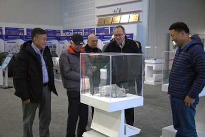 中國著名汽車專家葛安林教授蒞臨青島科麟智傳汽車科技有限公司指導(dǎo)